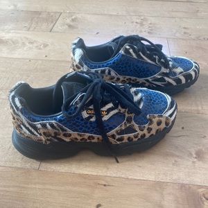 Adidas Falcon sneakers NWOT